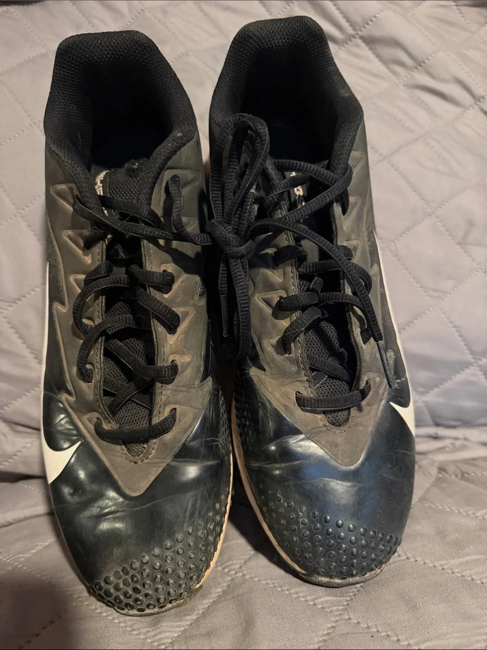 Nike Men’s Black and White Athletic Cleats